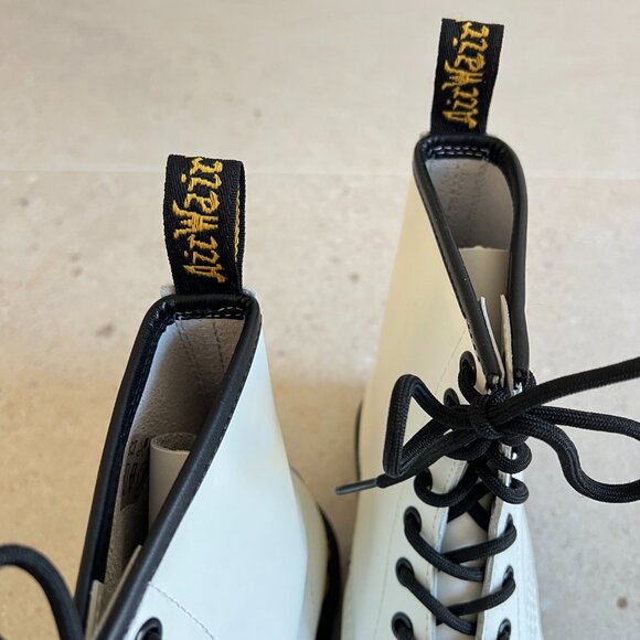 NWOT Dr Martens Smooth White Boots - Picture 7 of 10